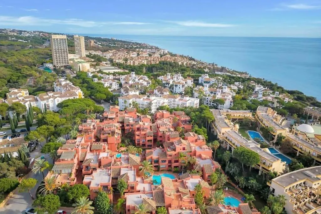 R15 Beach Side 3 Bedroom Flat Marbella Spain