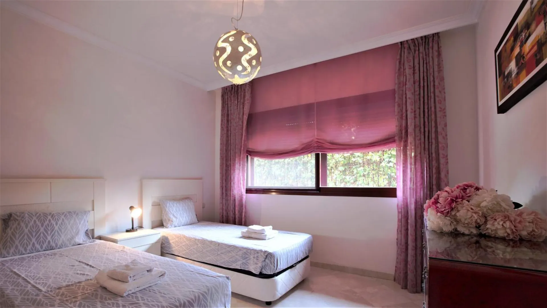 R15 Beach Side 3 Bedroom Flat Marbella