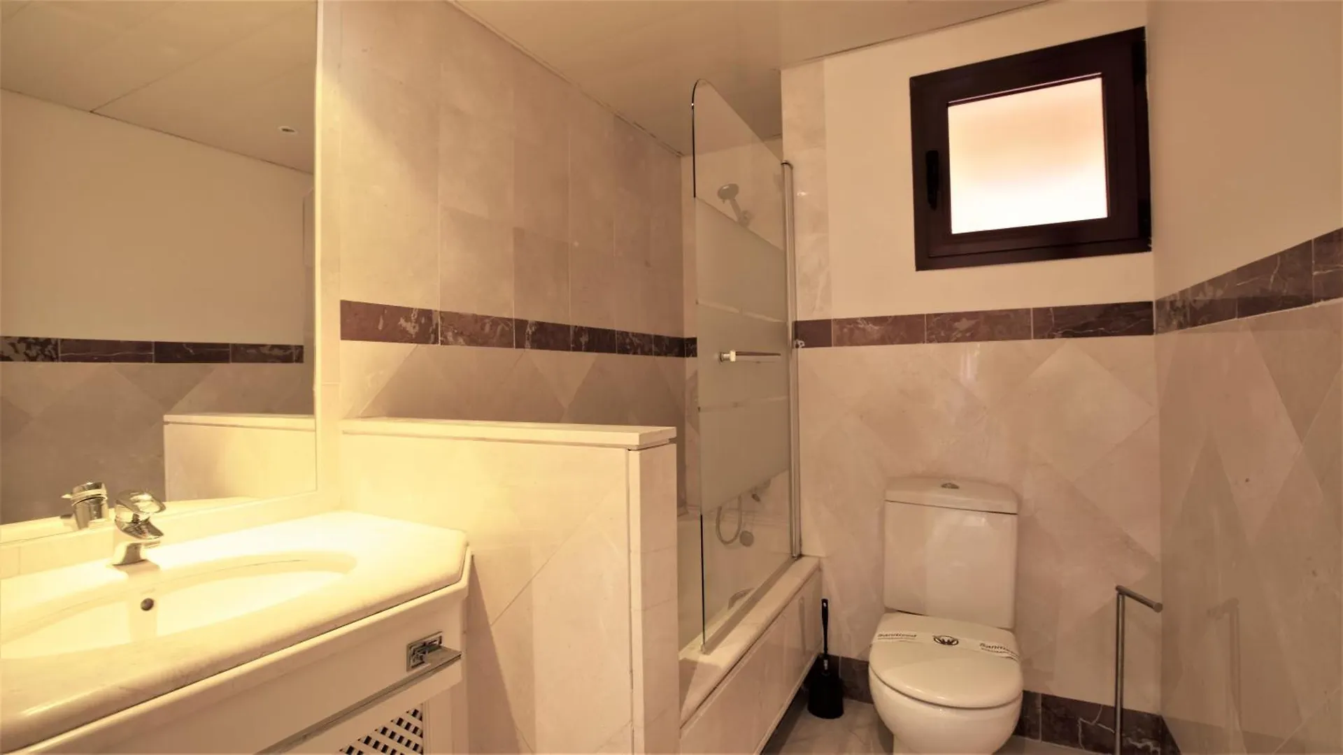 Apartment R15 Beach Side 3 Bedroom Flat Marbella