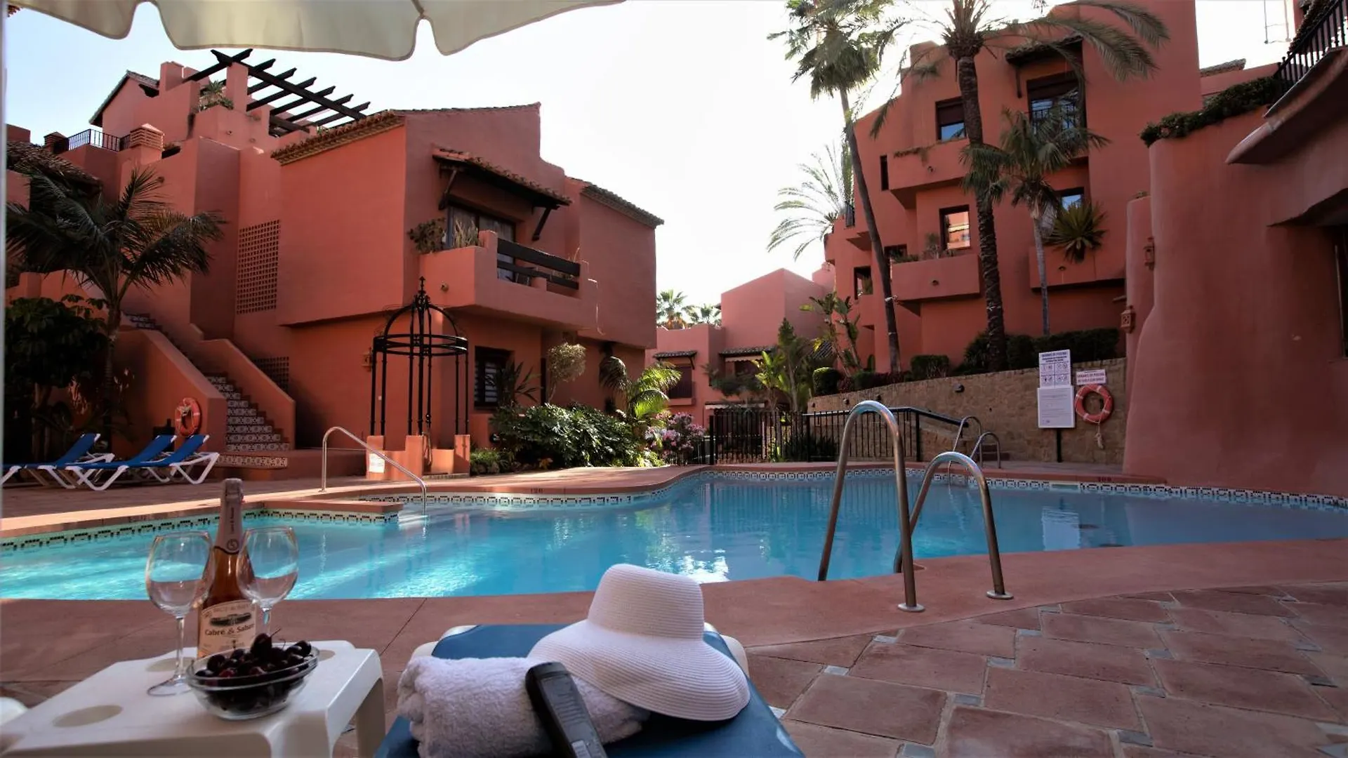 R15 Beach Side 3 Bedroom Flat Marbella 0*,  Spain